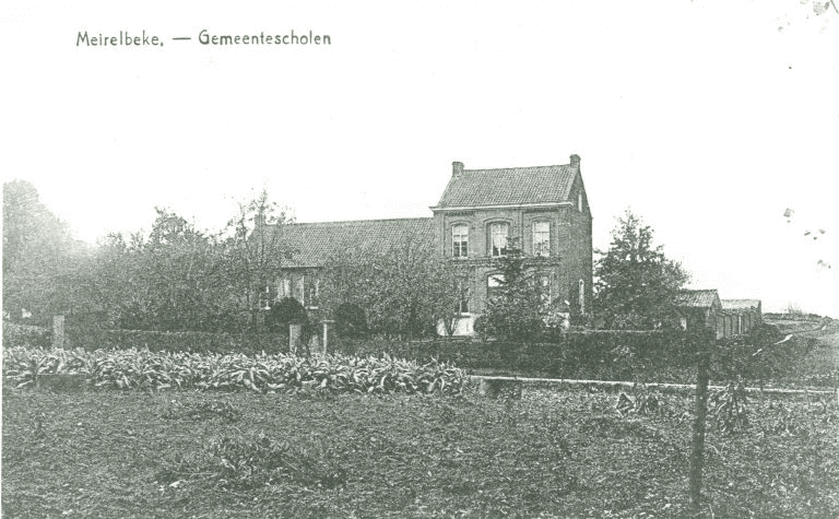 Historische foto van de school